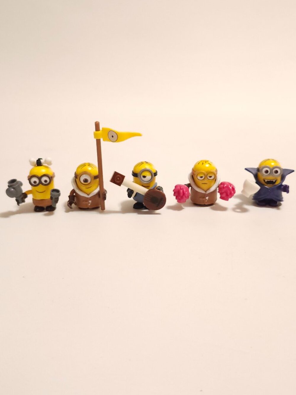 Mega Bloks Despicable Me Minion blind pack figures LOT of 5